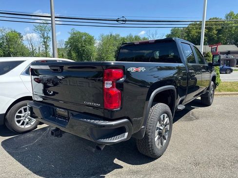 Used 2024 Chevrolet Silverado 2500 Custom AWD/4WD image 12