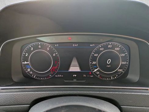 Used 2018 Volkswagen Golf 4-Door image 11