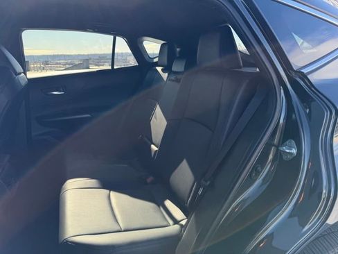 Certified 2023 Toyota Venza Nightshade image 14