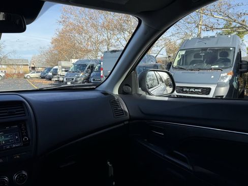 Used 2024 Mitsubishi Outlander Sport ES image 25