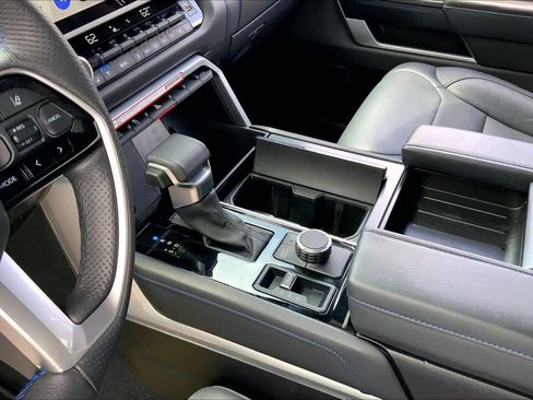 Used 2025 Toyota Tundra Platinum AWD/4WD image 17