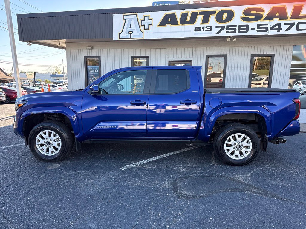 Used 2024 Toyota Tacoma SR5 AWD/4WD image 7