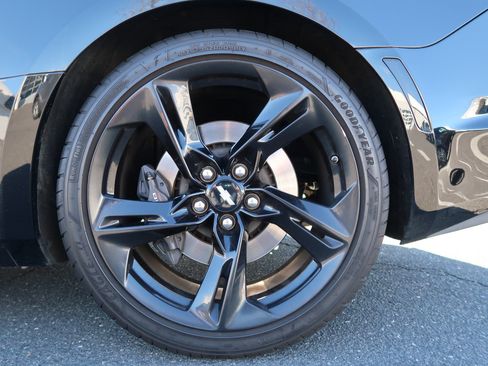 Used 2019 Chevrolet Camaro SS image 38