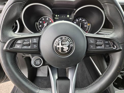 Used 2023 Alfa Romeo Stelvio Ti image 22
