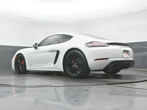 Used 2019 Porsche 718 Cayman GTS RWD image 11
