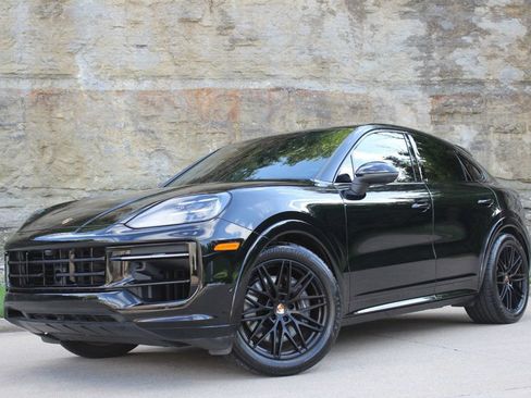 Used 2025 Porsche Cayenne Coupe AWD/4WD image 1