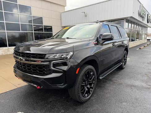 Used 2022 Chevrolet Tahoe Z71 w/ Luxury Package image 2