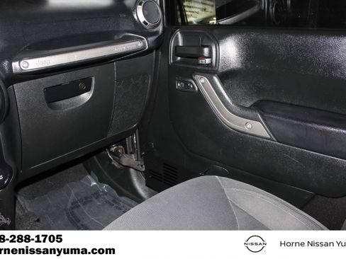 Used 2018 Jeep Wrangler Unlimited Sport S AWD/4WD image 9