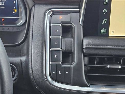 Used 2023 Chevrolet Suburban Z71 w/ Max Trailering Package AWD/4WD image 12