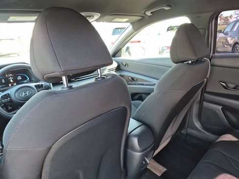 Used 2025 Hyundai Elantra Sport FWD image 27