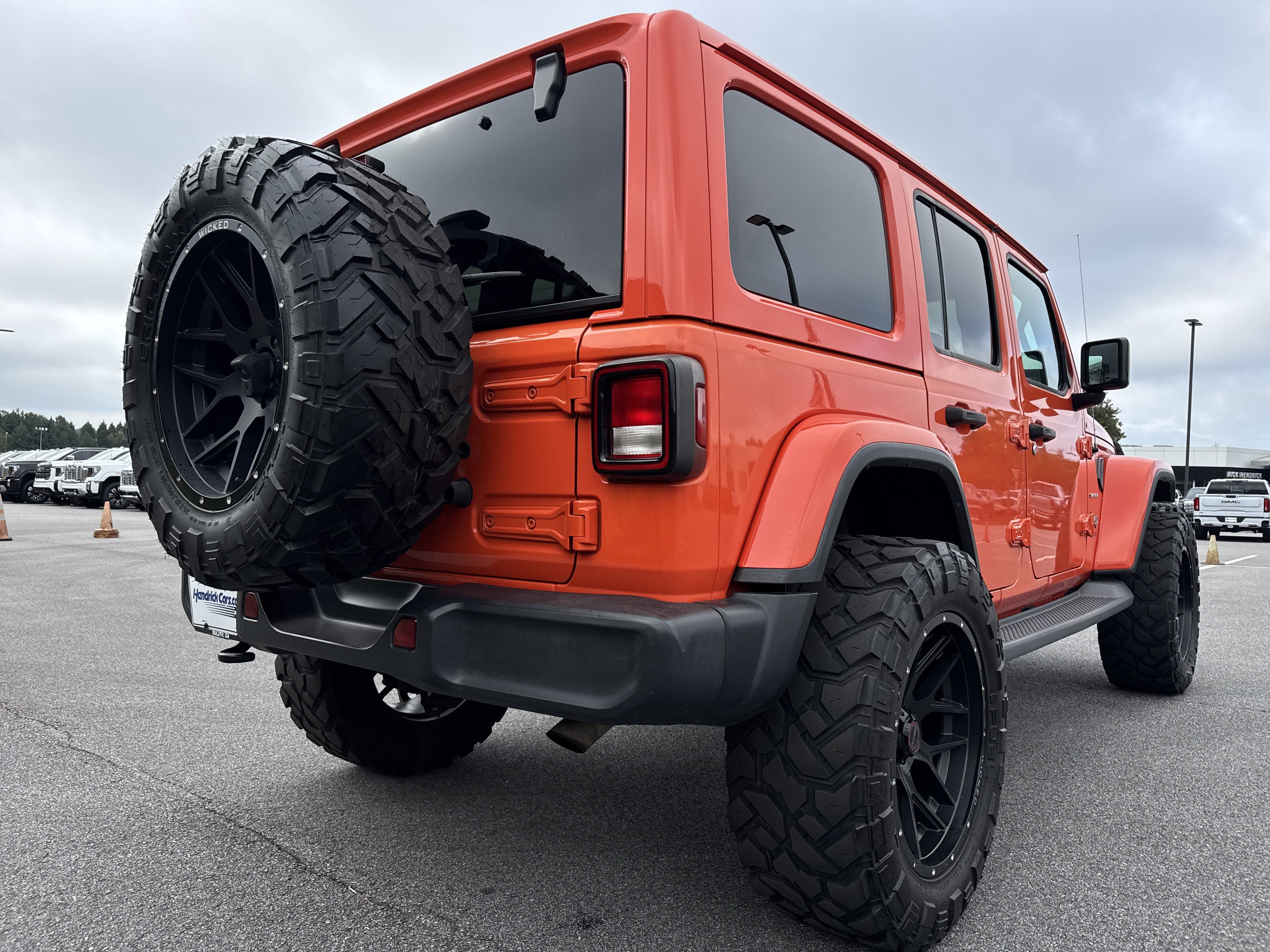 Used 2020 Jeep Wrangler Unlimited Sahara w/ Uconnect 4C Nav & Sound Group AWD/4WD image 10