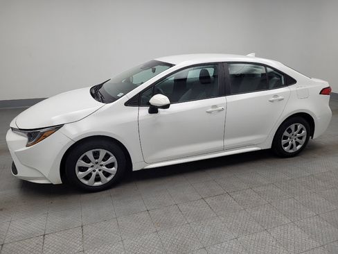 Used 2022 Toyota Corolla LE FWD image 2