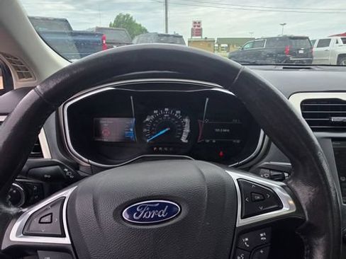 Used 2016 Ford Fusion SE w/ Equipment Group 202A FWD image 13