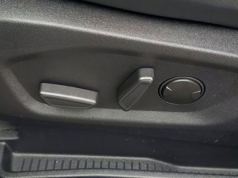 Used 2024 Ford Edge SEL w/ Convenience Package image 11