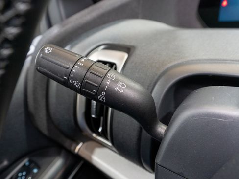 Used 2025 Ford Expedition Active image 27