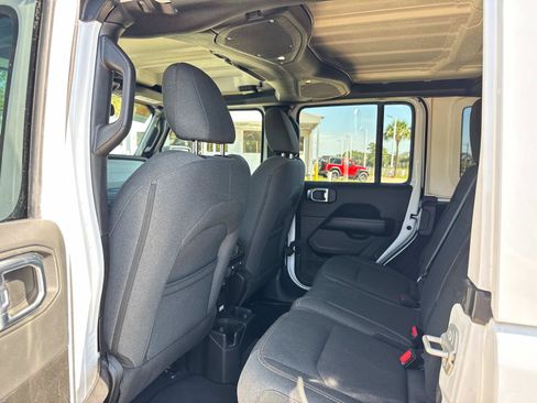 Used 2024 Jeep Wrangler Unlimited Sahara AWD/4WD image 46