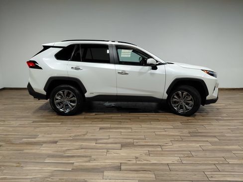 Used 2022 Toyota RAV4 Limited AWD/4WD image 31