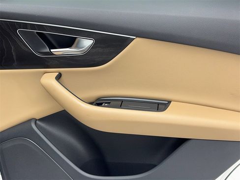 Used 2022 Audi Q7 3.0T Premium w/ Convenience Package image 48