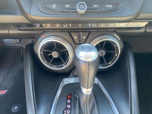 Used 2018 Chevrolet Camaro SS image 20