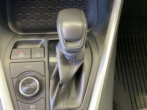 Used 2019 Toyota RAV4 XLE w/ Convenience Package AWD/4WD image 22