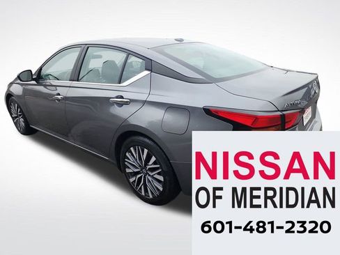 Used 2024 Nissan Altima 2.5 SV image 3