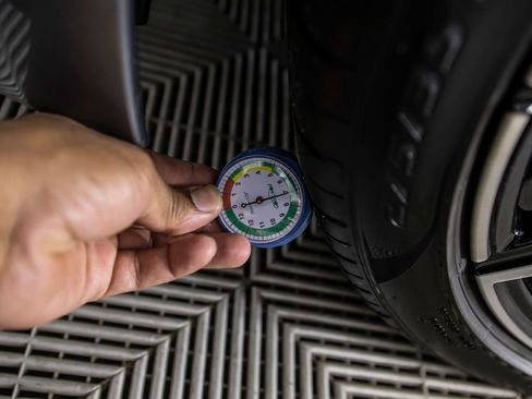 Used 2025 BMW M2 w/ Lighting Package image 41