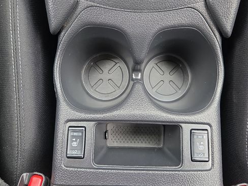 Used 2019 Nissan Rogue SV FWD image 17
