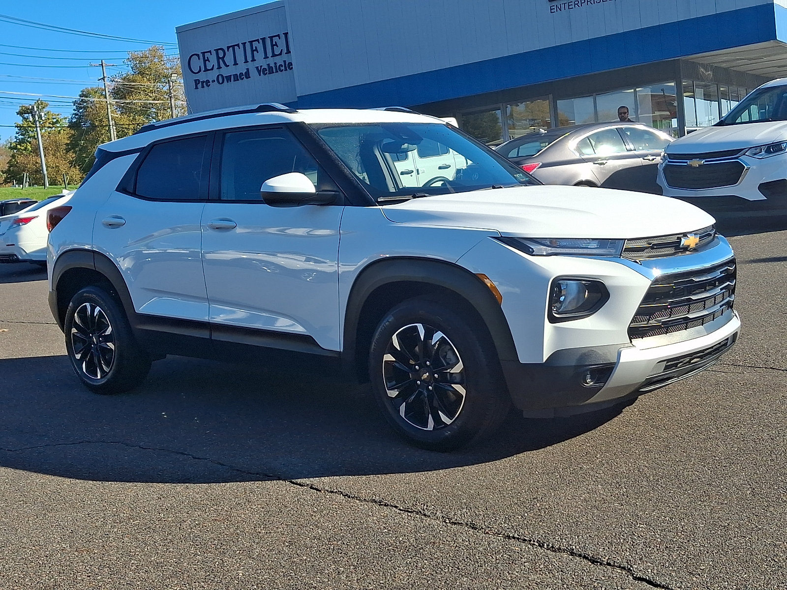 Used 2023 Chevrolet TrailBlazer LT FWD image 3