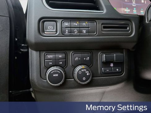 Used 2023 Chevrolet Tahoe Z71 w/ Luxury Package AWD/4WD image 15