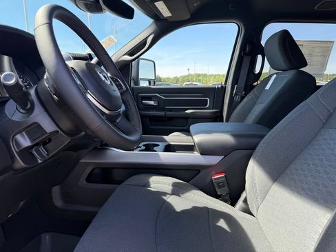 New 2026 RAM 2500 Big Horn AWD/4WD image 9