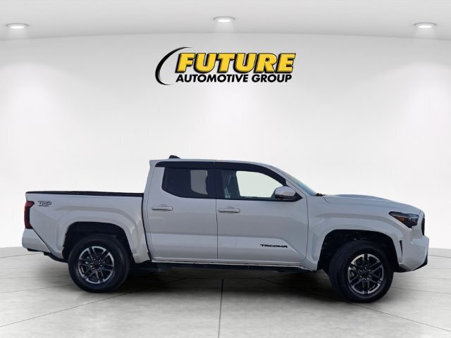Certified 2024 Toyota Tacoma TRD Sport w/ TRD Sport Premium Package AWD/4WD image 4