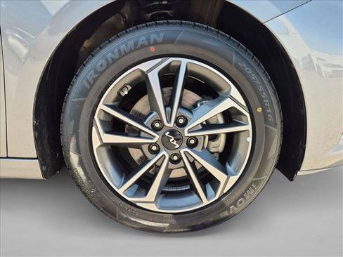 Used 2023 Kia Forte LXS FWD image 22