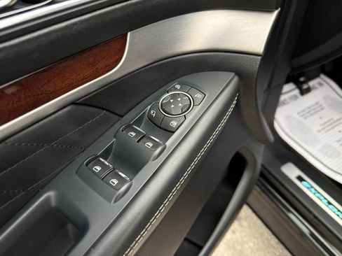 Used 2018 Ford Explorer Platinum image 20