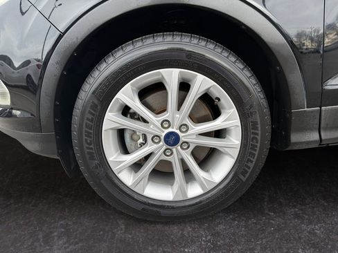 Used 2017 Ford Escape SE image 9