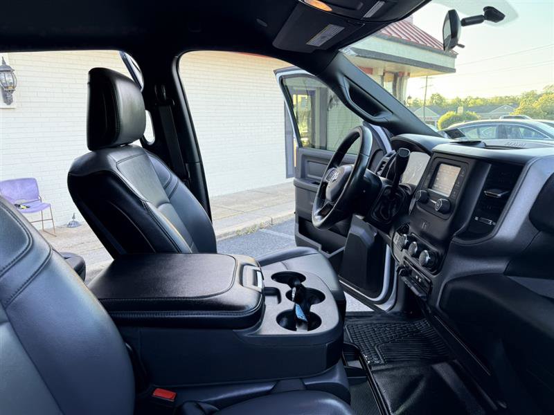 Used 2022 RAM 2500 Tradesman w/ Chrome Appearance Group AWD/4WD image 13