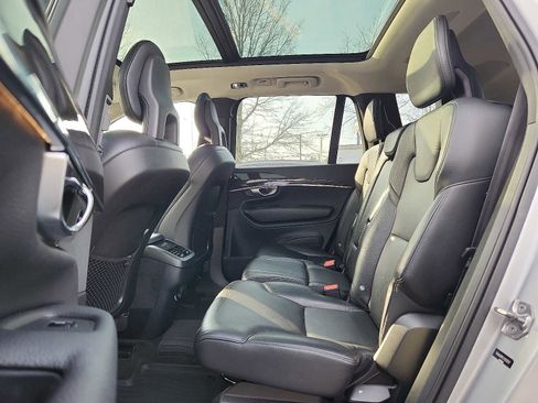 Used 2018 Volvo XC90 T6 Momentum w/ Convenience Package image 10
