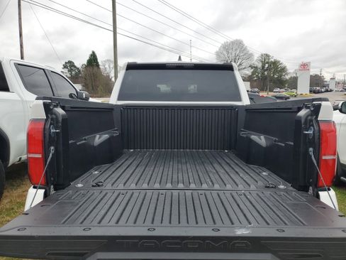 Used 2024 Toyota Tacoma SR5 image 8