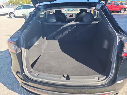 Used 2022 Tesla Model Y Performance image 19