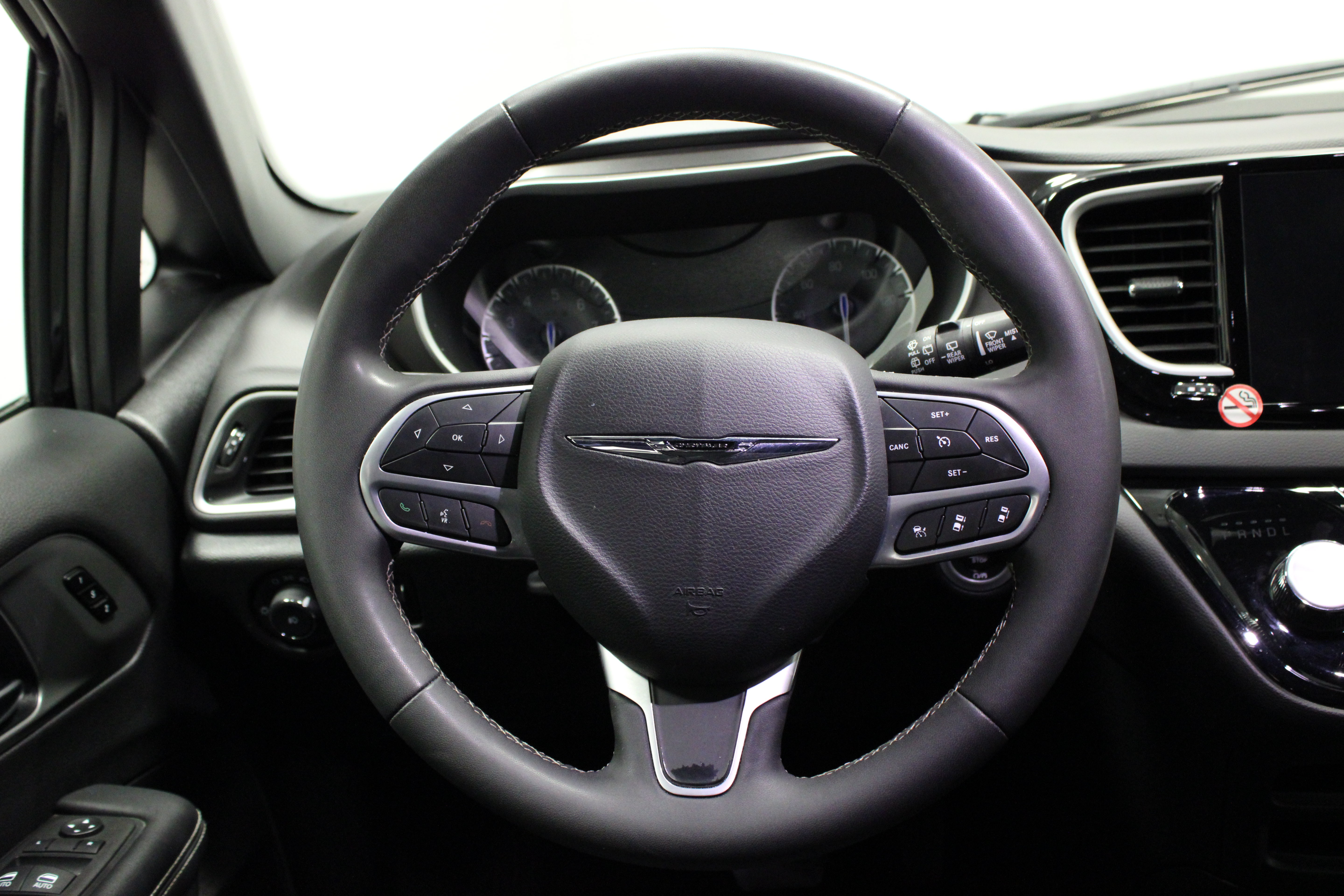 Used 2025 Chrysler Pacifica Select FWD image 22