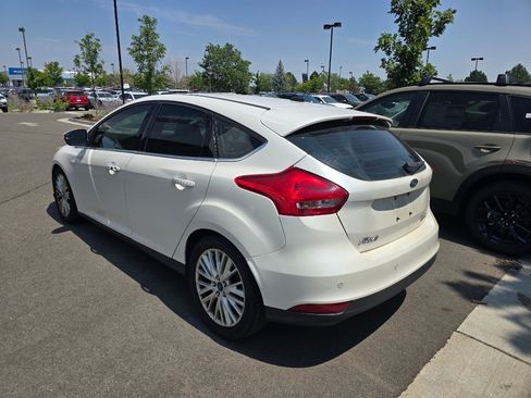 Used 2015 Ford Focus Titanium FWD image 3