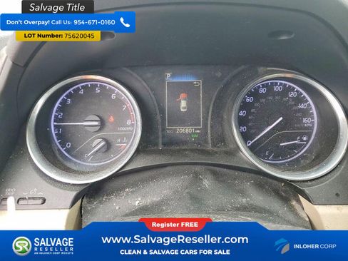 Used 2019 Toyota Camry LE w/ Convenience Package FWD image 12