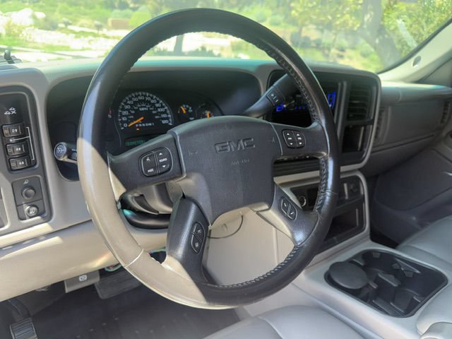 Used 2006 GMC Sierra 3500 SLT w/ Heavy-Duty Power Package AWD/4WD image 19