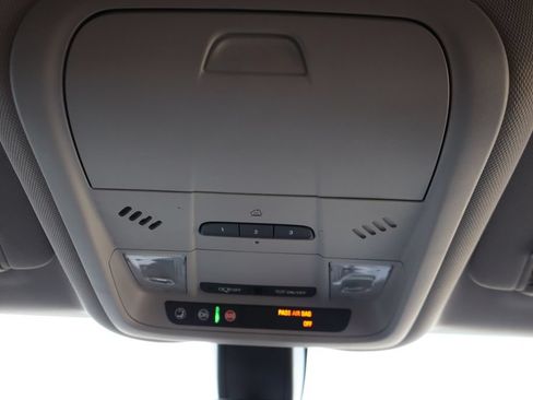 Used 2019 Chevrolet Equinox LT AWD/4WD image 16