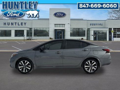 Used 2020 Nissan Versa SR w/ Convenience Package image 7