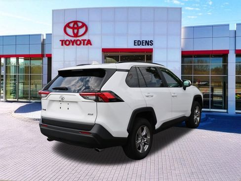Used 2025 Toyota RAV4 XLE FWD image 3