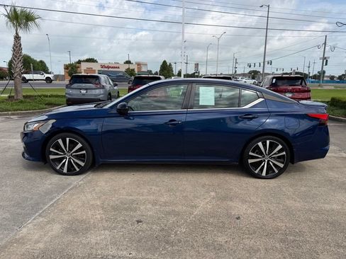 Used 2019 Nissan Altima 2.5 SR FWD image 2
