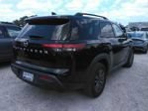 Certified 2025 Nissan Pathfinder SV FWD image 2