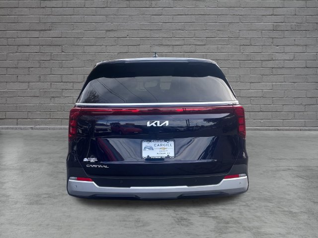Used 2025 Kia Carnival FWD image 6