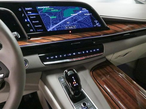 Used 2024 Cadillac Escalade ESV Sport Platinum w/ LPO, ONYX Package image 18