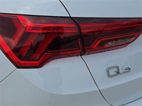 Used 2025 Audi Q3 2.0T Premium w/ Convenience Package image 38
